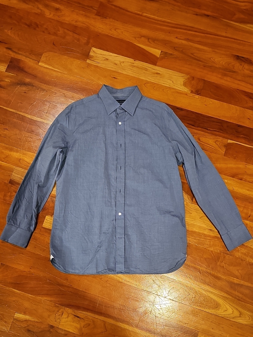 Banana Republic Men’s Blue Long-Sleeve Button-Up Shirt